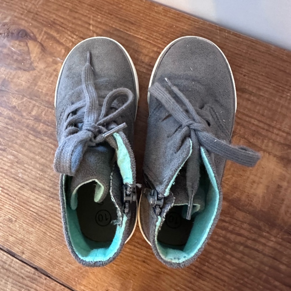 Boys Cat & Jack suede high-top Shoes - Picture 6 of 7